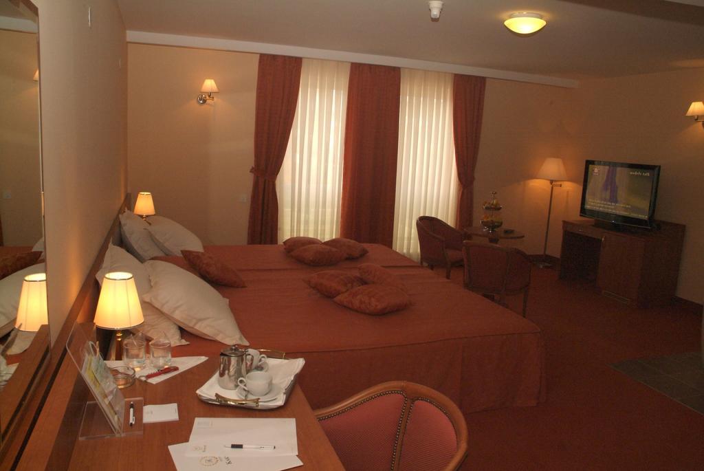 Hotel Kaktus Čitluk Buitenkant foto
