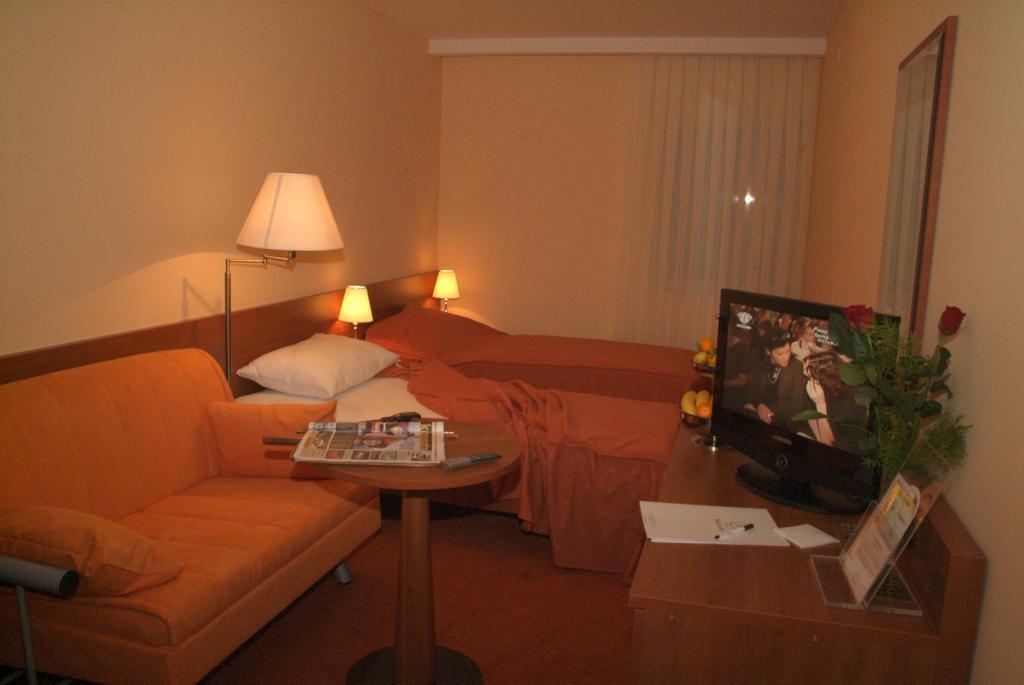 Hotel Kaktus Čitluk Buitenkant foto