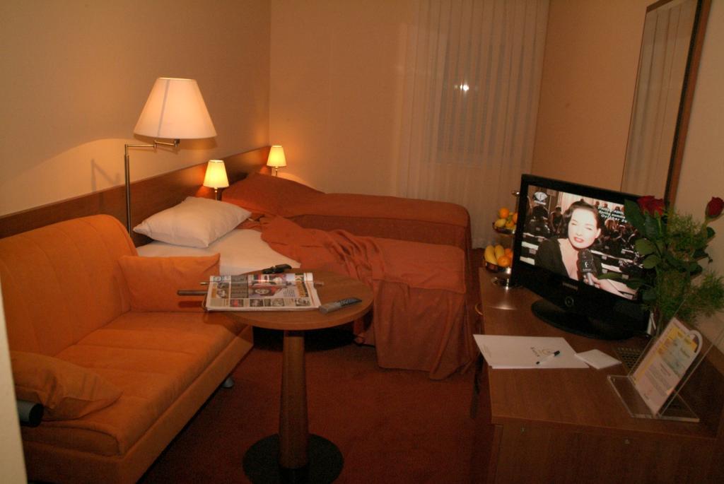 Hotel Kaktus Čitluk Buitenkant foto